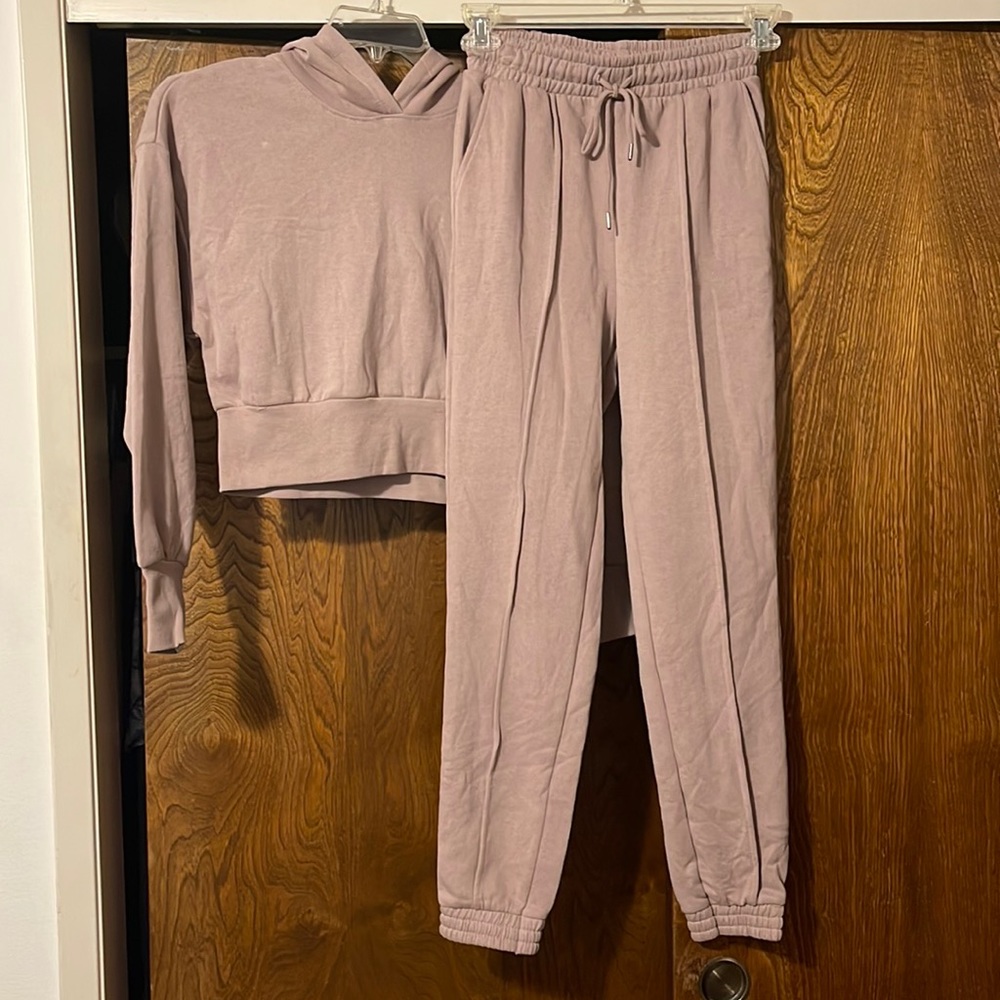 Hippie Rose NWT 2 piece jogger with cropped hoodie,sz.S(juniors)